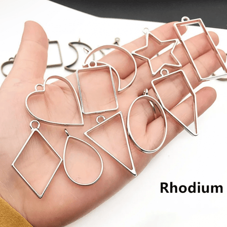 تعليقات متنوعه لون فضي 10حبه