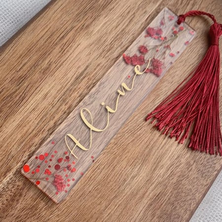 فاصل كتاب مقاس وسط