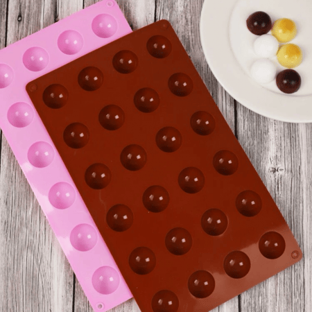 قالب شكلاته متعدد الثقوب