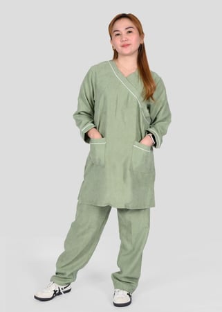 زي عاملات شتوي بجيوب امامية