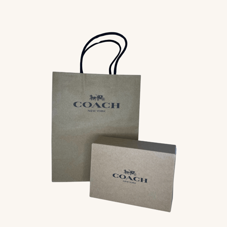 اي دي هولدر  باللون الاسود من كوتش