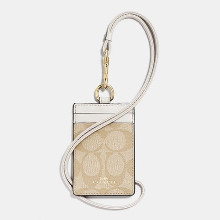 اي دي هولدر  باللون الابيض من كوتش