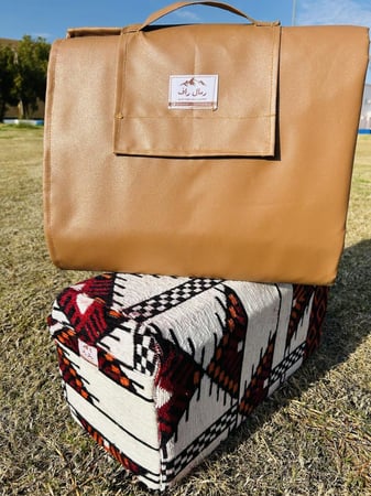 مدهـ شنطه جلد ضد الماء مترين في ٨٠ سانتي  سهل للحمل والتنقل