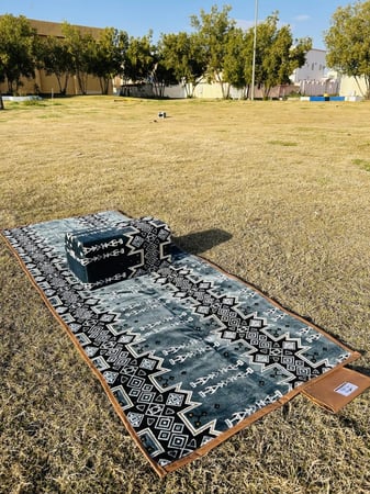 مدهـ شنطه جلد ضد الماء مترين في ٨٠ سانتي  سهل للحمل والتنقل