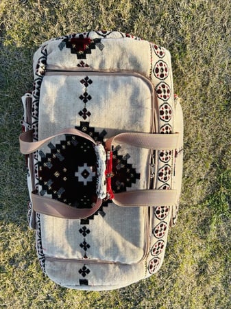 شنطه عزبه حجم كبير قماش بالكامل مقاس  طول ٦٠ عرض ٤٢ ارتفاع ٤٠