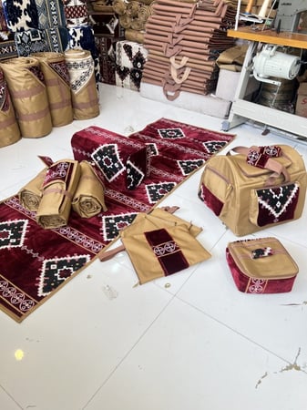 بكج ( 4 مدات رول 4 مراكي + طقم شنطة عزبه + شنطة فناجيل وكاسات+ 5 قطع حافظات سكر شاي بهارا)