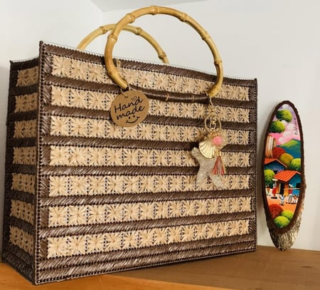 شبك كنفاه ( كانفاس) بلاستيك للتطريز والأشغال اليدوية – أبيض / أسود