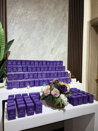 بكج مسك نقوة مع علب المخمل