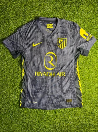 تيشيرت أتلتيكو مدريد الاحتياطي 2026 (نسخة فئة اللاعبين)