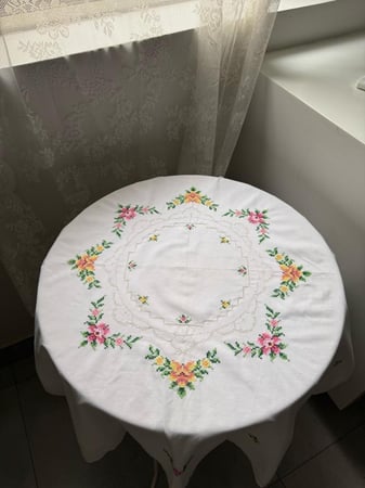 3611 مفرش مطرز مورد