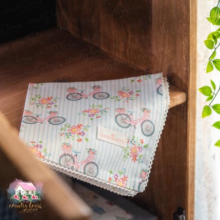 مفرش بحواف دانتيل من جرين جيت Alvilda - المنزل الريفي الهادئ