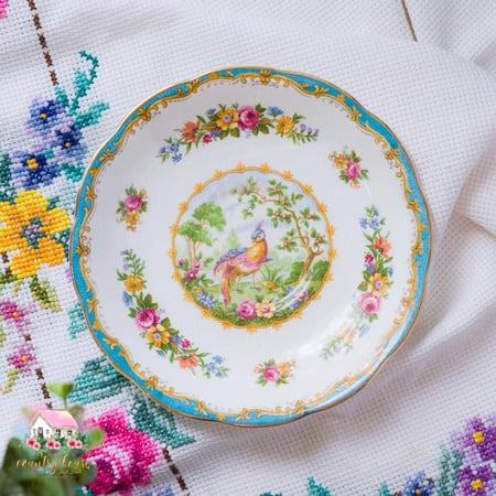 طبق كوب صغير انتيك من رويال البرت Royal Albert - المنزل الريفي الهادئ