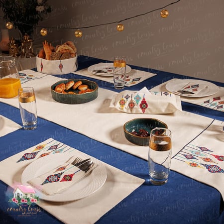 لبادة الثريات الملونة مطرزة - المنزل الريفي الهادئ