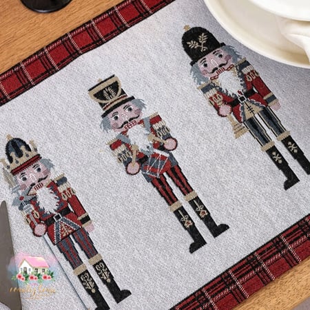 لبادة الجنود الشتوية - المنزل الريفي الهادئ