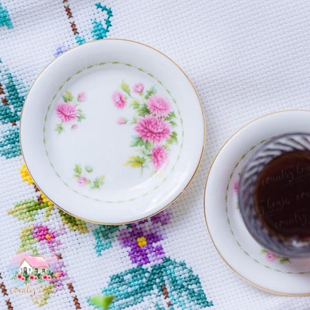 صحون صغيرة للشاي انتيك من رويال البرت - المنزل الريفي الهادئ
