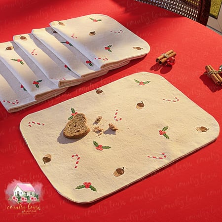 لبادة مائدة الشتاء - المنزل الريفي الهادئ