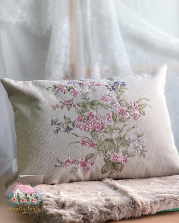 كوشن أغصان الربيع - المنزل الريفي الهادئ