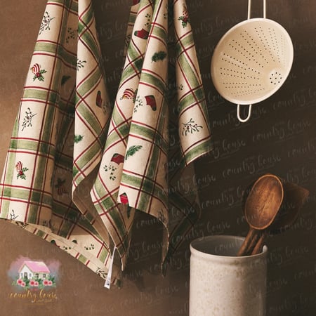 مفرش شتوي أخضر بألوان مميزة - المنزل الريفي الهادئ