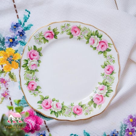 طبق انتيك من كولكلوڤ Colclough - المنزل الريفي الهادئ