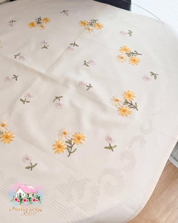 3720 مفرش مطرز انتيك Daisy Charm