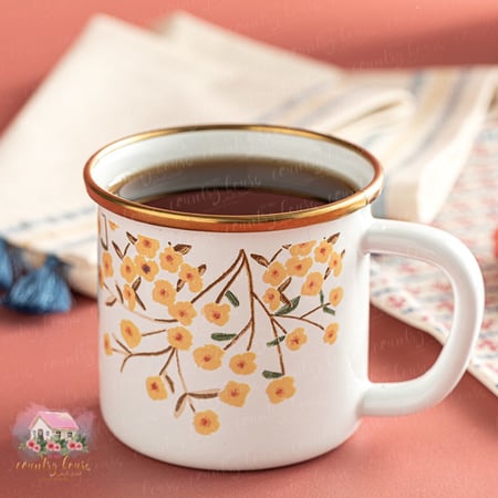 كوب معدني مورد بحواف مذهبة رقم 1 - المنزل الريفي الهادئ