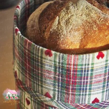 حافظة مخبوزات القلوب - المنزل الريفي الهادئ