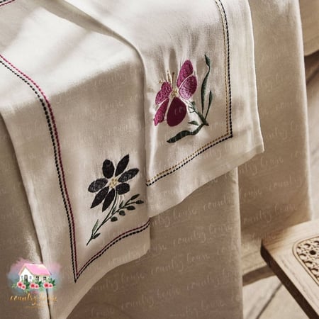 3266 مفرش مطرز الوردة  الزهرية