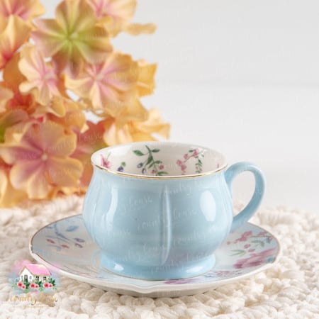 كوب للشاي باستيل مورد مع صحن سماوي