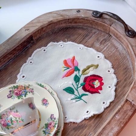 منديل انتيك مطرز جانبي لوقت القهوة والشاي رقم 5 - المنزل الريفي الهادئ