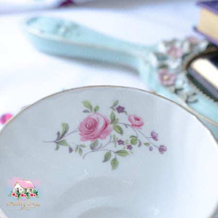 كوب مع صحن انتيك من رويال أديرلي وسوليان وير - المنزل الريفي الهادئ