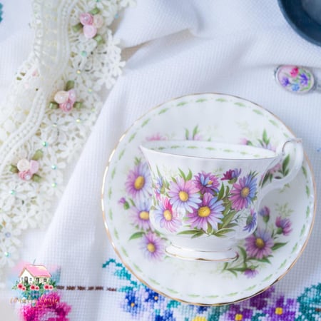 كوب مع صحن انتيك من رويال البرت Royal Albert - المنزل الريفي الهادئ