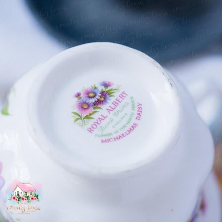 كوب مع صحن انتيك من رويال البرت Royal Albert - المنزل الريفي الهادئ