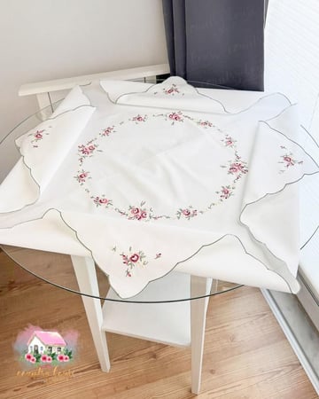 3716 مفرش مطرز انتيك زهور الندى