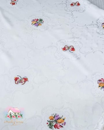 3764 مفرش مطرز انتيك باقات الورد