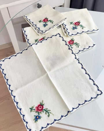 3606 مفرش مطرز زهر الكروشيه (للقطعة الواحدة)