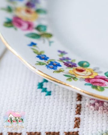 3660 كوب مع صحنين انتيك من رويال ستانلي