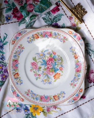 صحن انتيك من رويال جرافتون  Royal Grafton - المنزل الريفي الهادئ