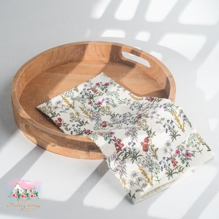 صينية تقديم خشبية بشكل دائري - المنزل الريفي الهادئ