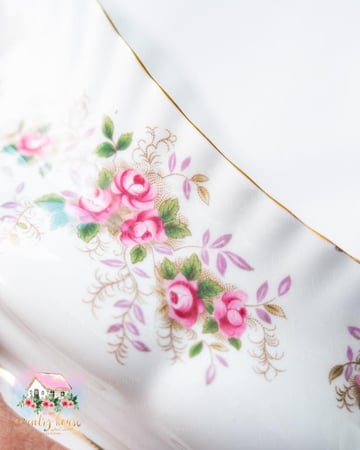 3678 كريمر مع صحن انتيك من رويال البرت Royal Albert