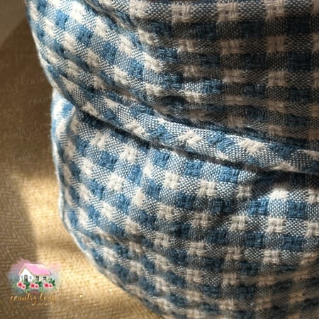 حافظة مخبوزات كاروهات زرقاء - المنزل الريفي الهادئ