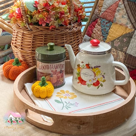 مفرش الوردة الصفراء مطرز - المنزل الريفي الهادئ