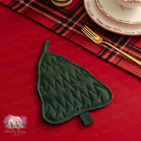 لبادة شجرة الشتاء الخضراء - المنزل الريفي الهادئ