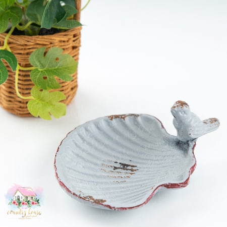 صحن معدني أنتيك الصدفة والعصفور رمادي - المنزل الريفي الهادئ