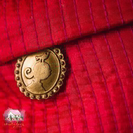 كوشن مطرز مميز بوجهين من بيب ستوديو - المنزل الريفي الهادئ