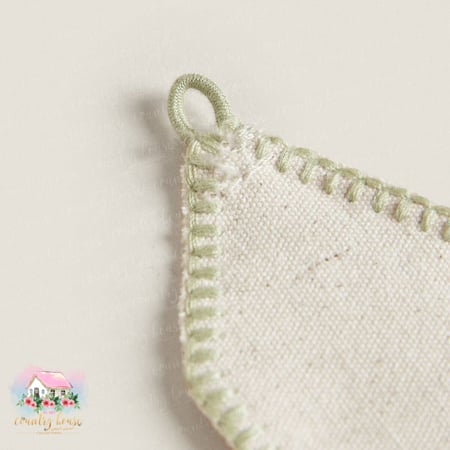 تلبيسات أنيقة مطرزة - المنزل الريفي الهادئ