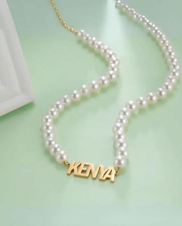 عقد عنق اللؤلؤ بالاسم