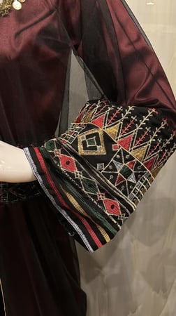 فستان تاسيس عودي من قطعتين