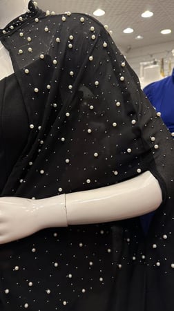 فستان من قطعتين بلؤلؤ