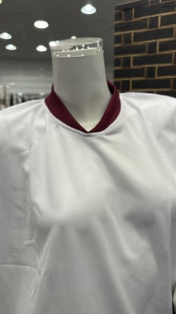 ملابس رياضه للبنات متوسط عنابي