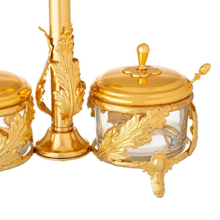 طقم سكرية مزدوجة مع الملاعق بحامل ذهبي